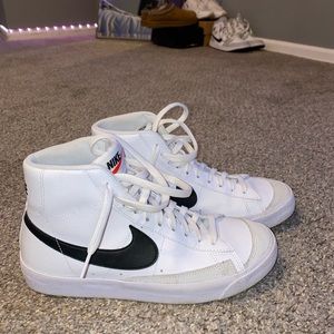 Nike blazers - 7y - Black and White